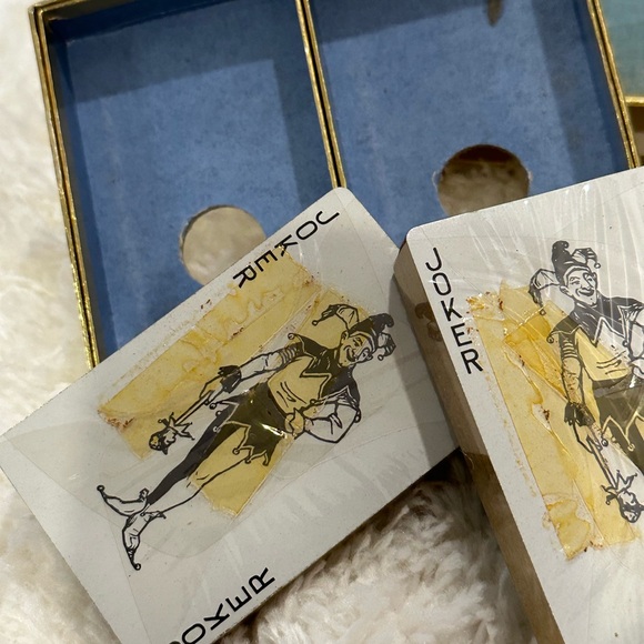 TIFFANY & CO VINTAGE DOUBLE DECK MONOGRAMMED PLAYING CARDS IN VELVET BOX… - Picture 4 of 7